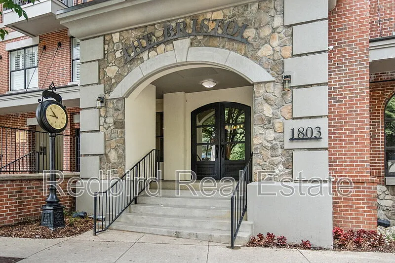 1803 Broadway #211