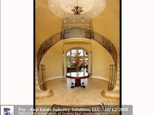 3051 NE 45th St, Fort Lauderdale, FL 33308