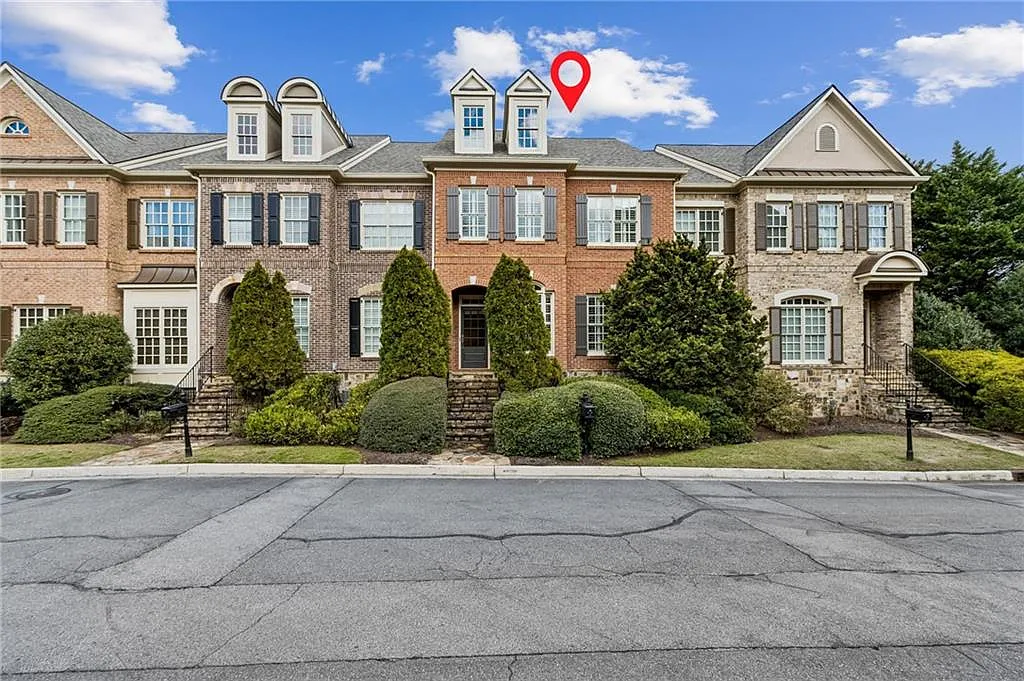 592 Parkside Village Way NW photo 1