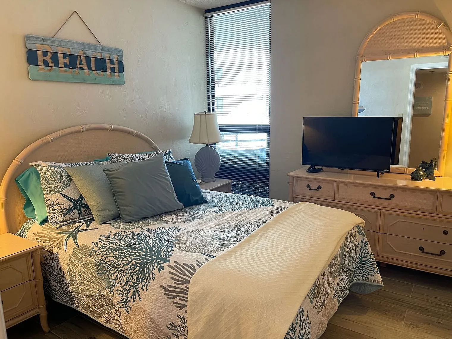 2 bed, 2.0 bath, 1097 sqft, $2,969 — Photo 4