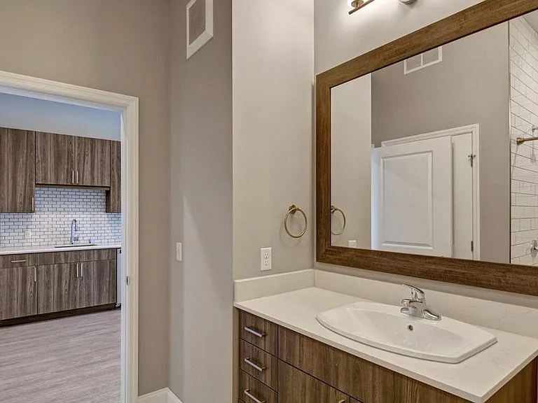 Daymark Uptown — Photo 24