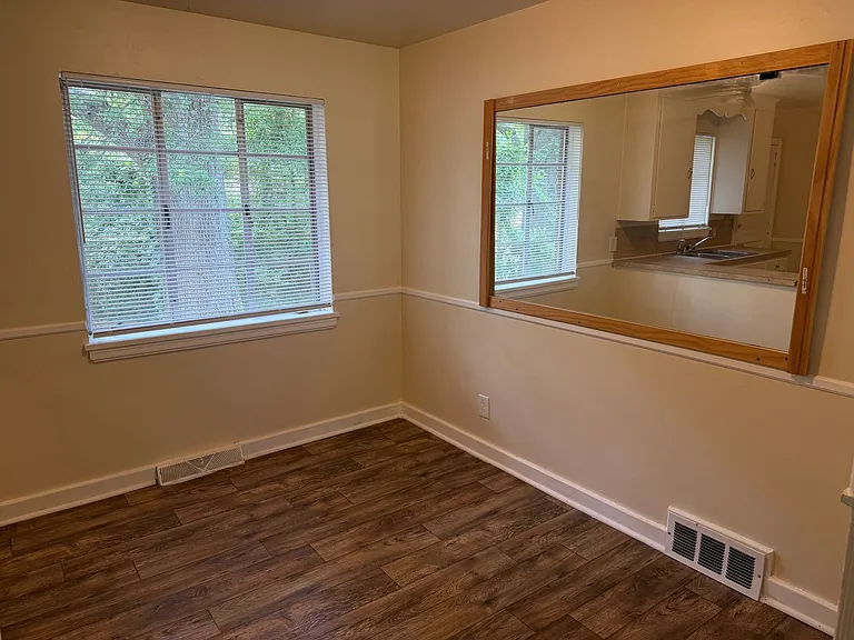 2642 Arnold Dr — Photo 3