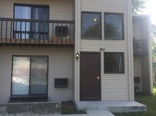 821 N Gladstone Ave APT 3, Aurora, IL 60506