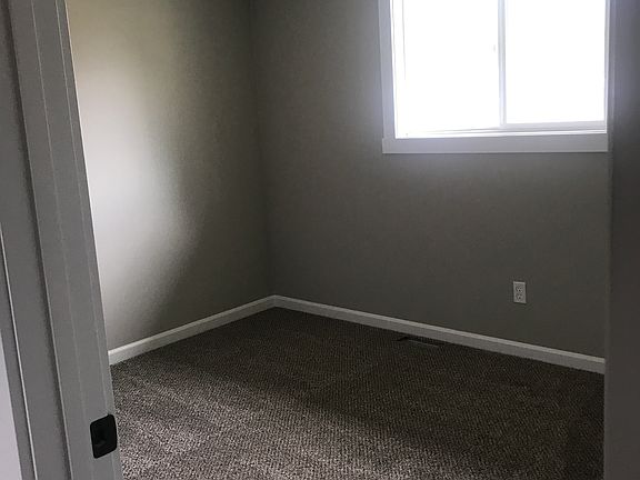 3rd image of 1626 W Grace Ave