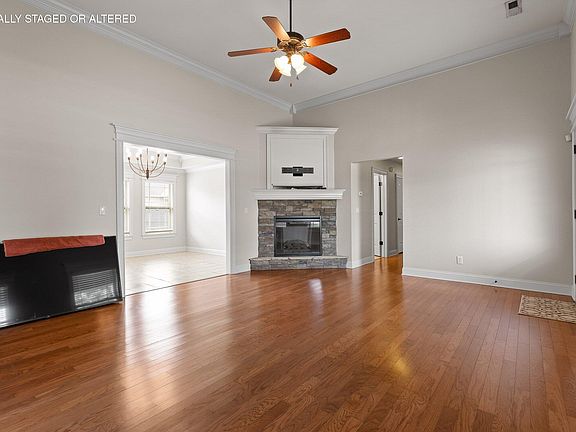 2nd image of 321 Honeyberry Ln