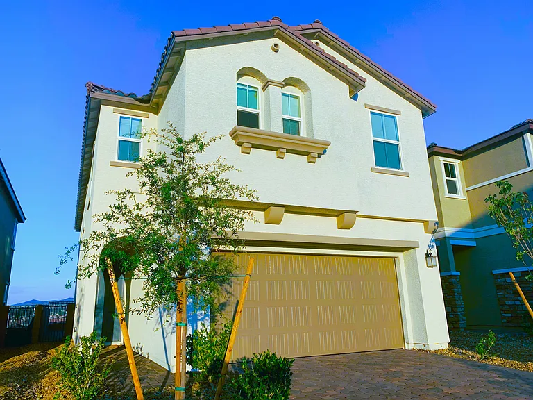 2814 Frabiele St — Photo 2