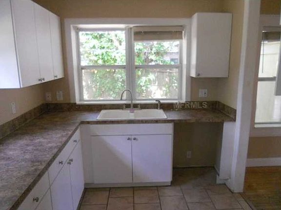 5th image of 1621 Drew St