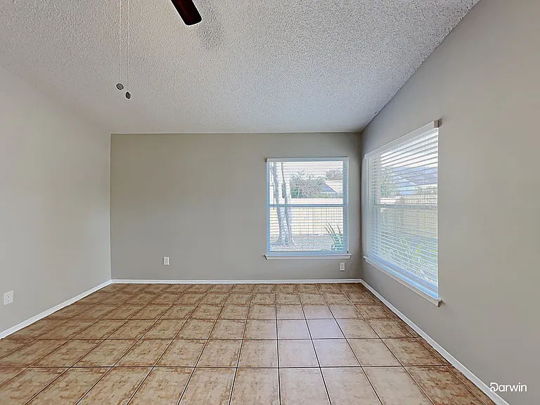 305 Cello Cir — Photo 8