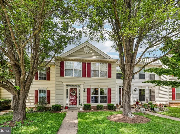 17355 Legacy Ter, Round Hill, VA 20141