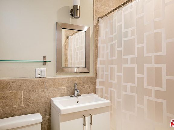 5th image of 1742 Flower St #1744-1/2