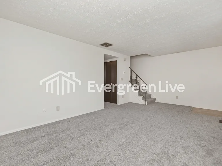 7803 Mount Hood Dr — Photo 3