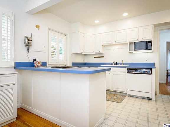 4th image of 4901 La Crescenta Ave