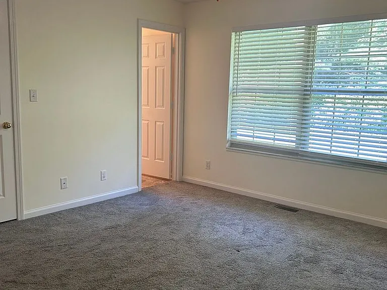4320 Roundtable Ct — Photo 18