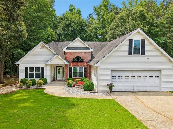 25 Summer Walk Cir, Covington, GA 30016