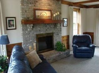 W298S5698 Cliffside Ct, Waukesha, WI 53189