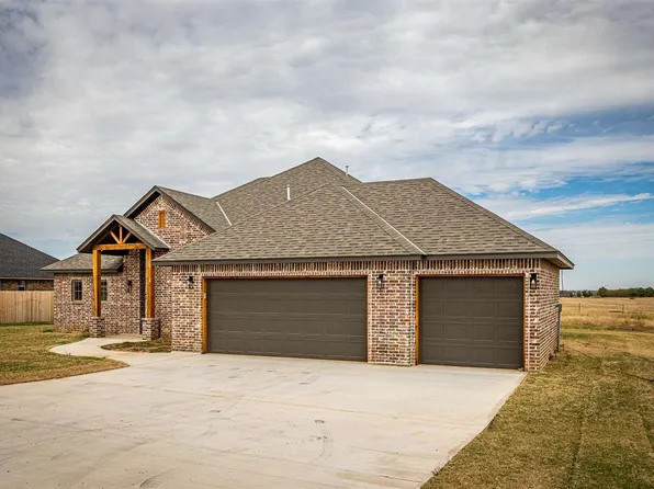 5738 Tadpole Dr, Elgin, OK 73538