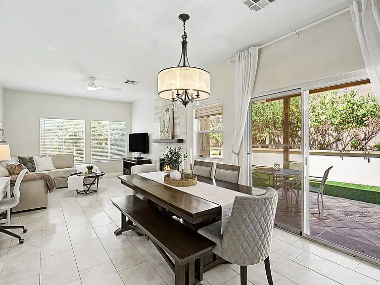 2025 Shining Feather Ln — Photo 11