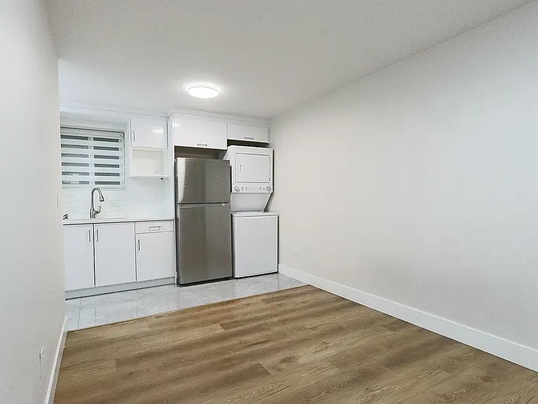 16792 18b Ave #1 — Photo 11