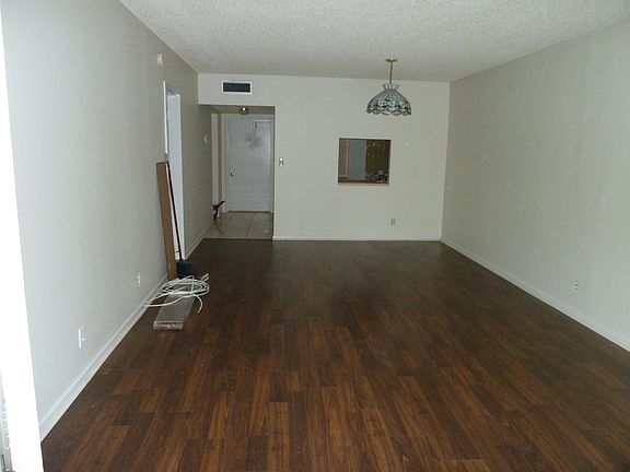 4th image of 1025 Country Club Dr #205