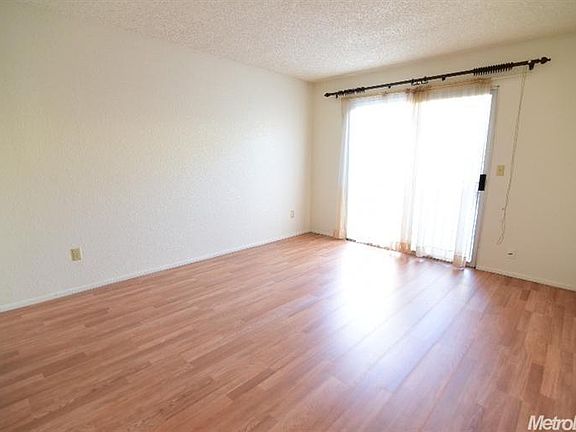 5th image of 5435 Village Wood Dr