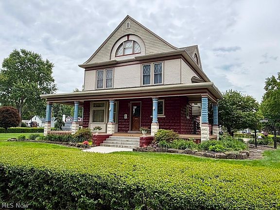 2nd image of 404 E Iron Ave