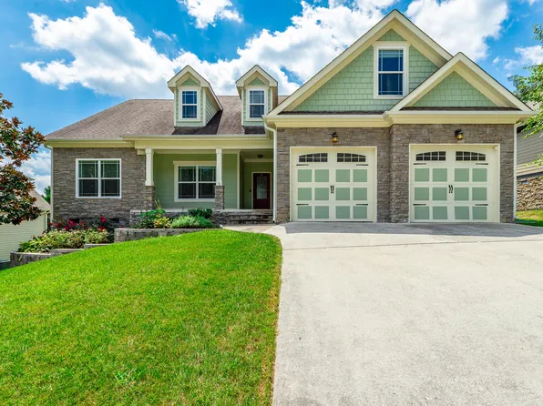 604 Kailors Cove Cir, Ringgold, GA 30736