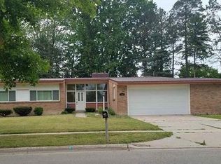 129 S Grove St, Standish, MI 48658