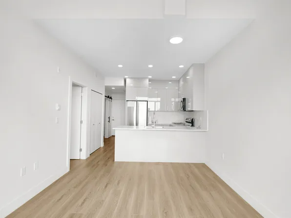 15739 Fraser Hwy #609, Surrey, BC V4N 0Y6