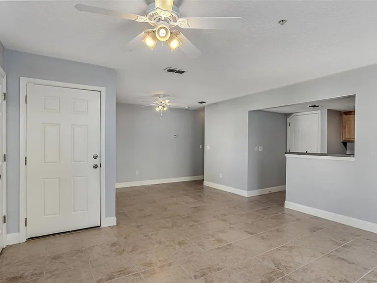 100 Fairway Park Blvd #1304 — Photo 5