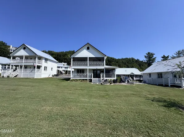 424 Country Path Way, Sevierville, TN 37862