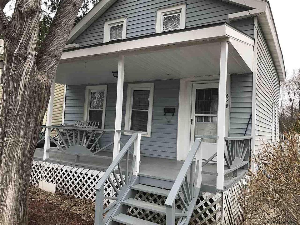 1st image of 628 Lower Oak St