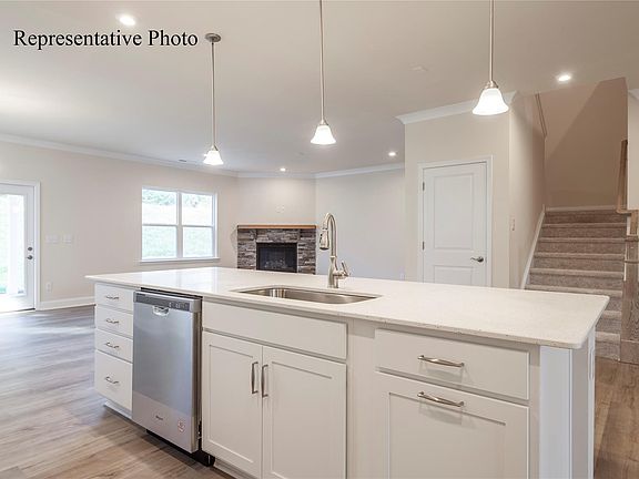 5th image of 14108 Aikenwood Dr #32