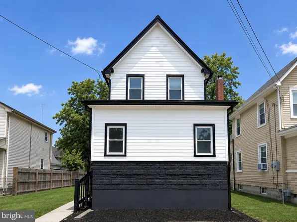 19 W Madison St, Paulsboro, NJ 08066