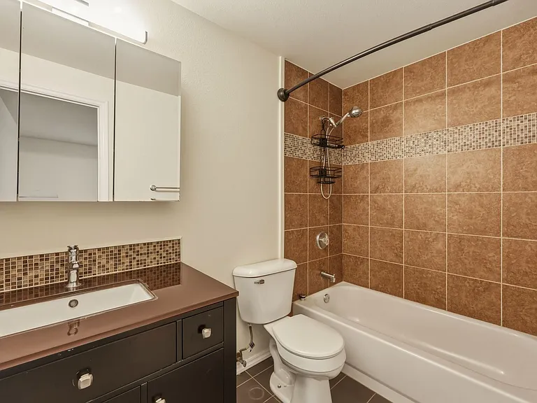 1012 David St SE — Photo 18