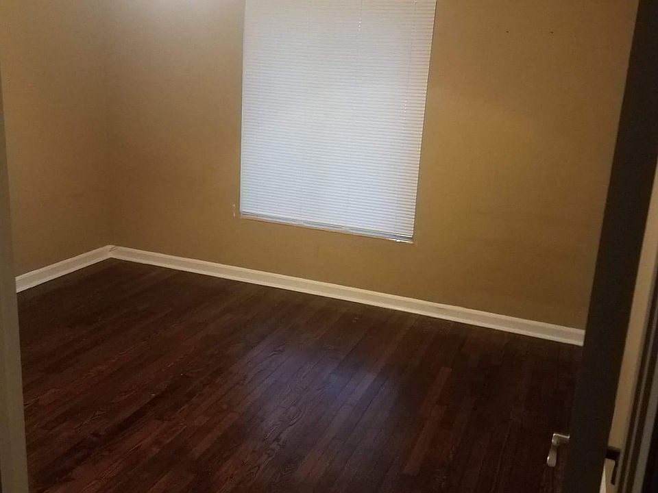 2nd image of 4301 NW 21st St