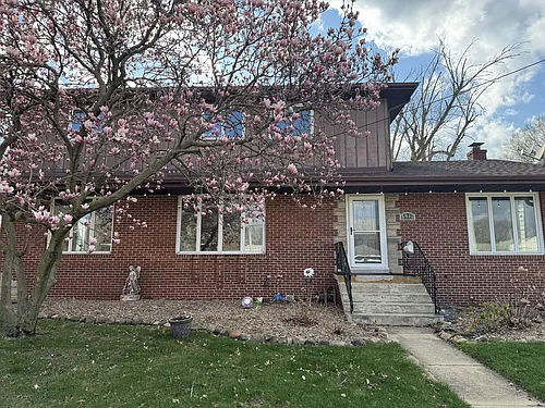 8944 Erie St Photo 1