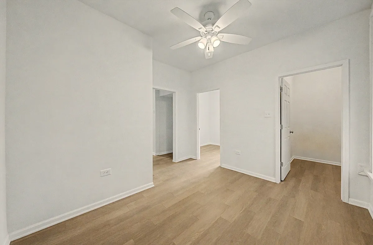 Building Photo - 2123 S California Ave #2