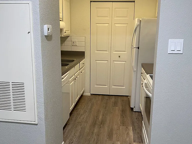 3756 Idlebrook Cir #214 — Photo 6