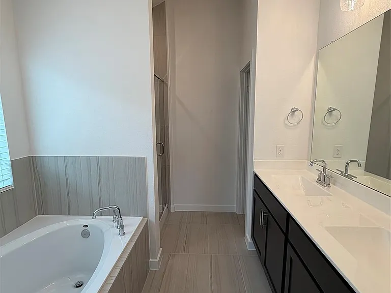 8123 Kay Harbor Dr — Photo 13