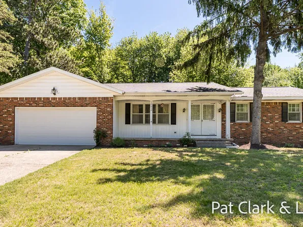 18412 168th Ave, Spring Lake, MI 49456