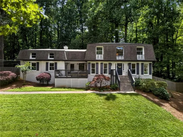 2282 Deer Ridge Dr, Stone Mountain, GA 30087