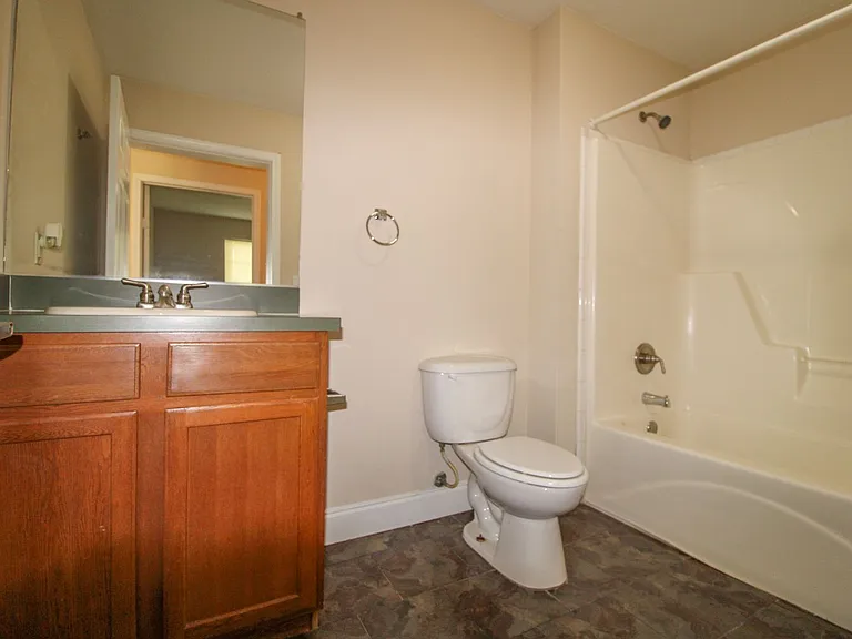140 Meadows Ln — Photo 17