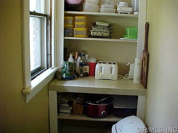 5th image of 2506 Sanford Ave