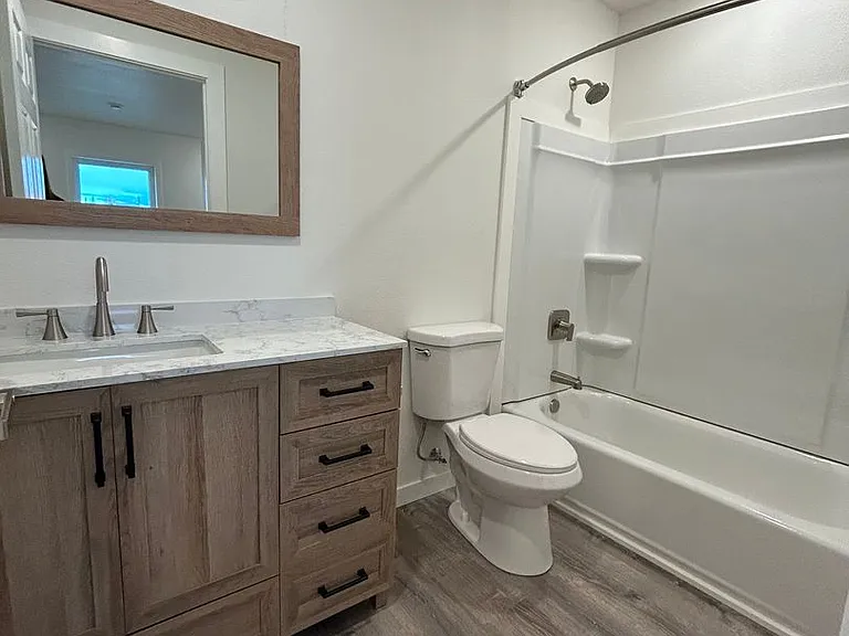 2652 Roseanne Ct — Photo 3