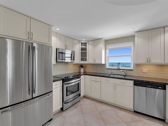 4th image of 3015 N Ocean Boulevard #8G