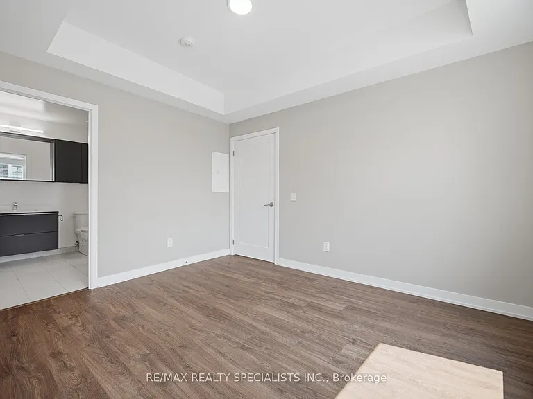 5105 Hurontario St #308 — Photo 17