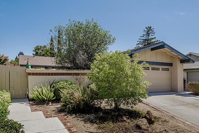 1st image of 580 Anchor Cir