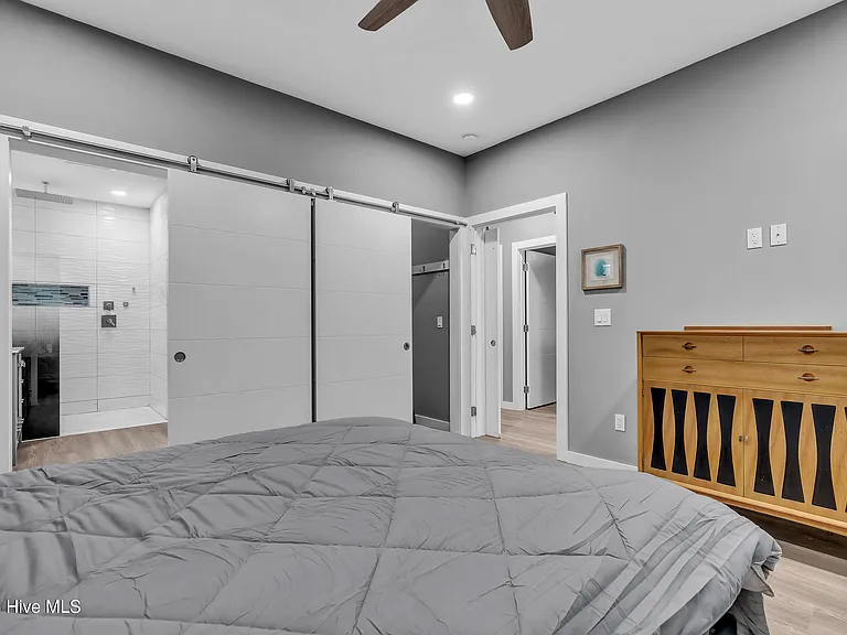 8708 Plantation Dr — Photo 32