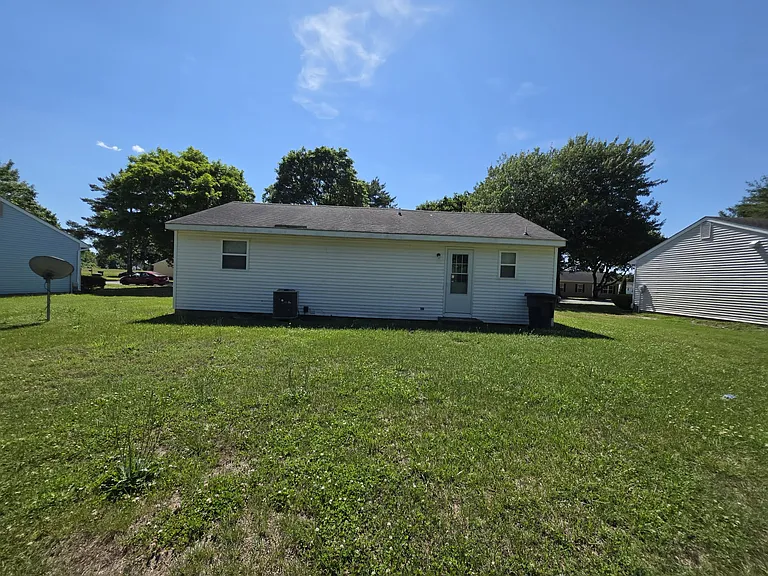 1137 Hillcrest Ave — Photo 5