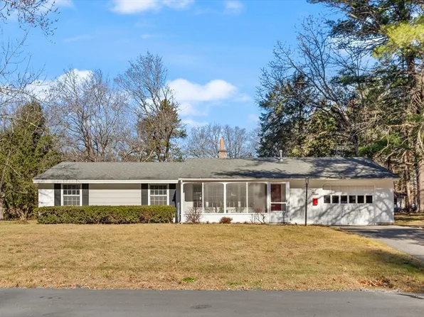 3 Fisher Rd, Chelmsford, MA 01824